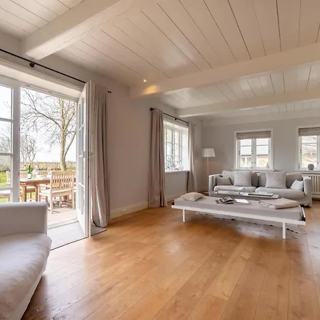 Kapitaenshaus West * Oldsum